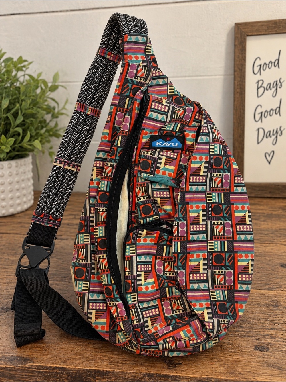 Kavu Multicolor Patterned Sling Bag